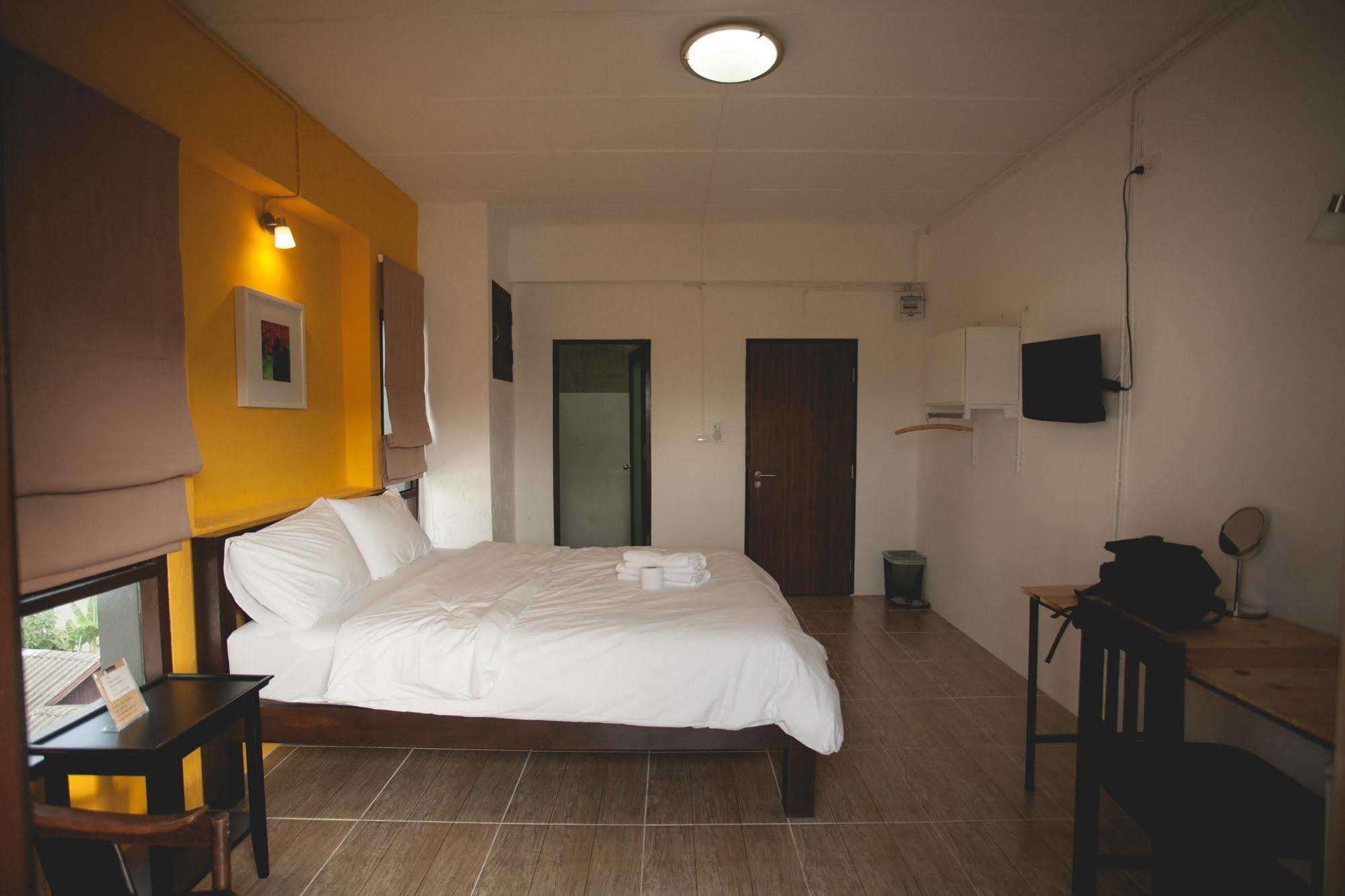 Isleep Guesthouse Chiang Mai Extérieur photo