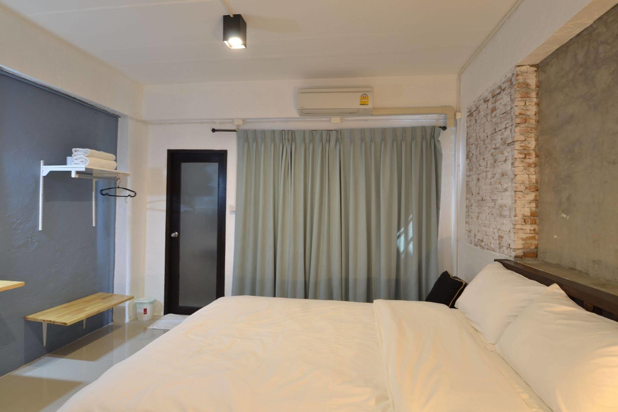 Isleep Guesthouse Chiang Mai Extérieur photo